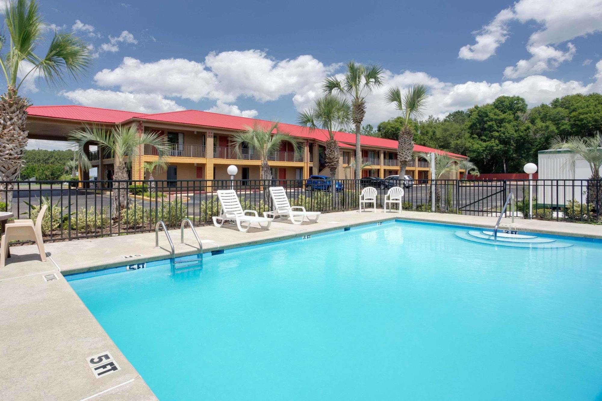 Super 8 Defuniak Springs Motel Eksteriør bilde